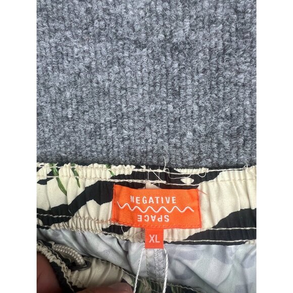 Negative Space Swim Shorts Men's X-Large Green Tropical Hawaiian Palm NWT - Picture 2 of 7